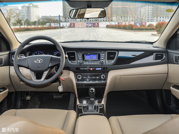 北京現(xiàn)代2014款名圖