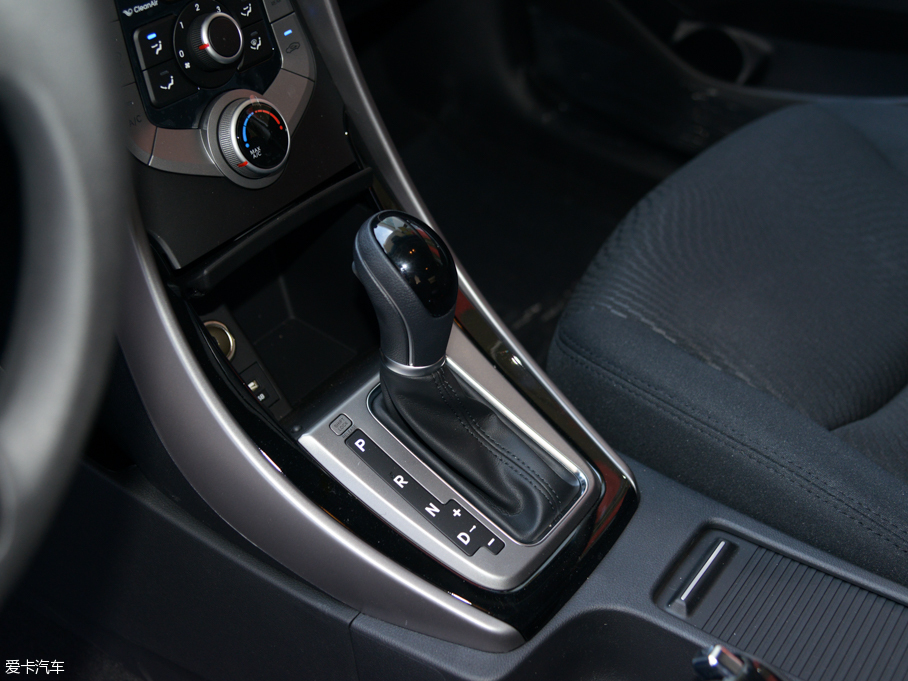 北京現代2016款朗動