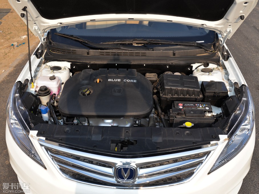 長安乘用車2015款逸動