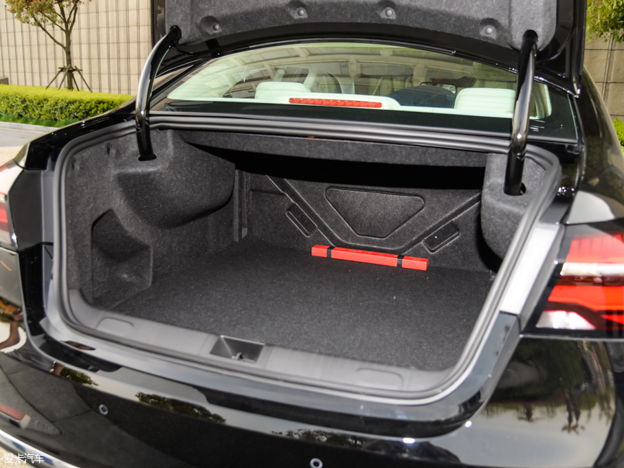 上汽榮威2016款榮威e950