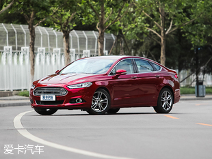 長安福特2013款新蒙迪歐