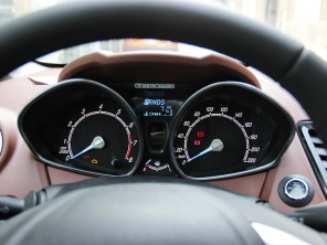 長(zhǎng)安福特2014款嘉年華兩廂