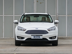 長安福特2015款新福克斯三廂