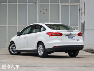 長安福特2015款新福克斯三廂