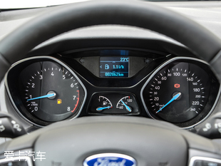 長安福特2015款新福克斯三廂