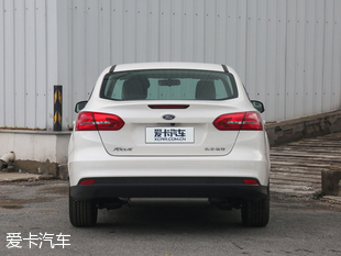 長(zhǎng)安福特2017款新福克斯三廂