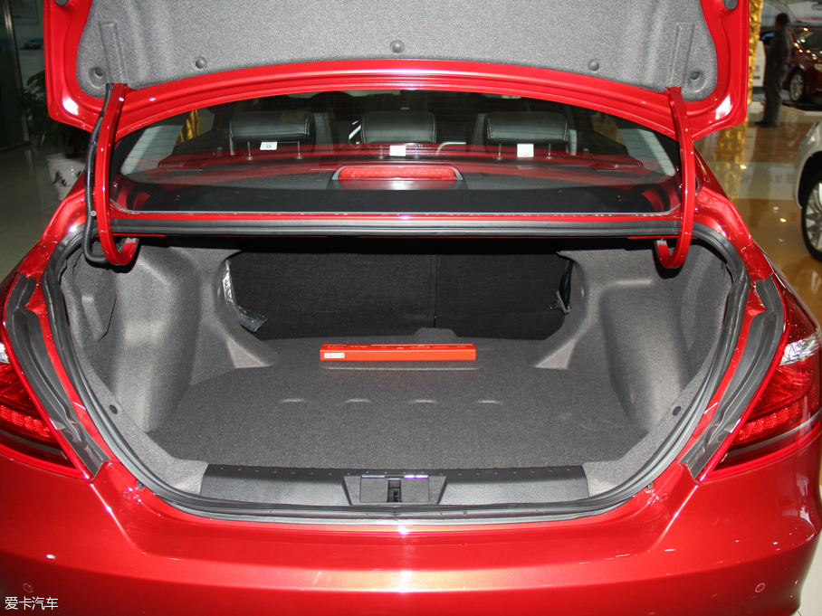 吉利汽車2016款新帝豪三廂