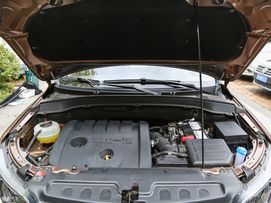 一汽吉林2016款森雅R7