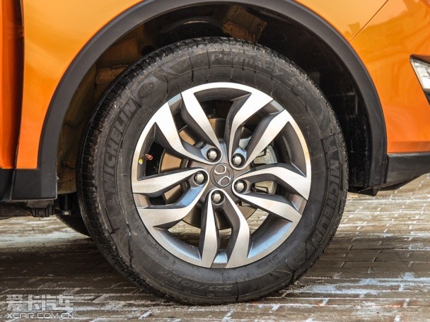 北汽紳寶2015款紳寶X65