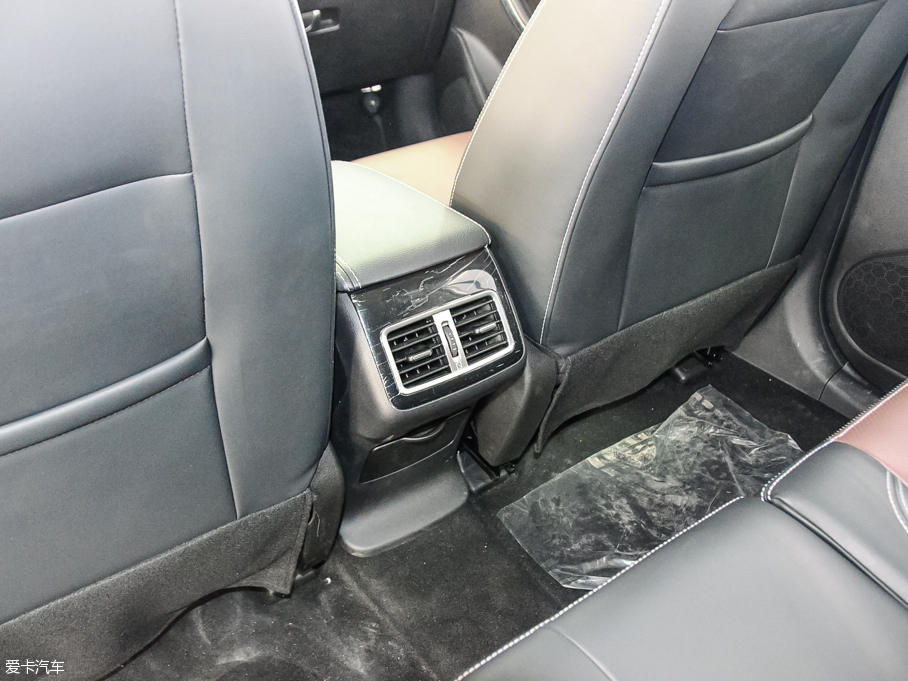 北汽幻速2016款幻速S6