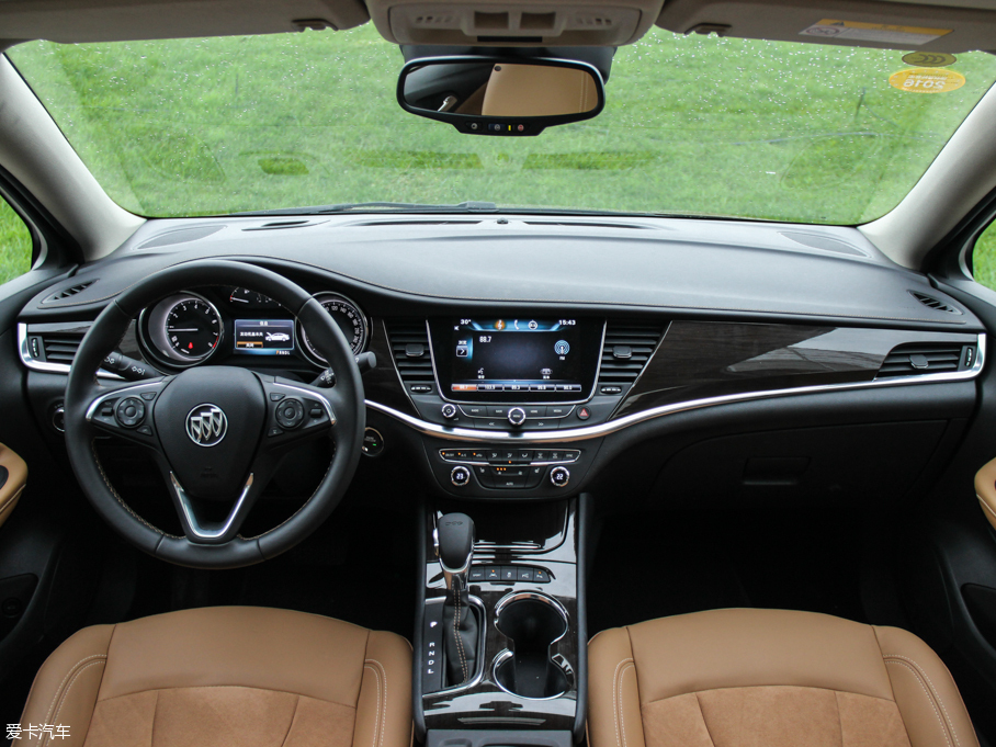 上汽通用別克2015款威朗