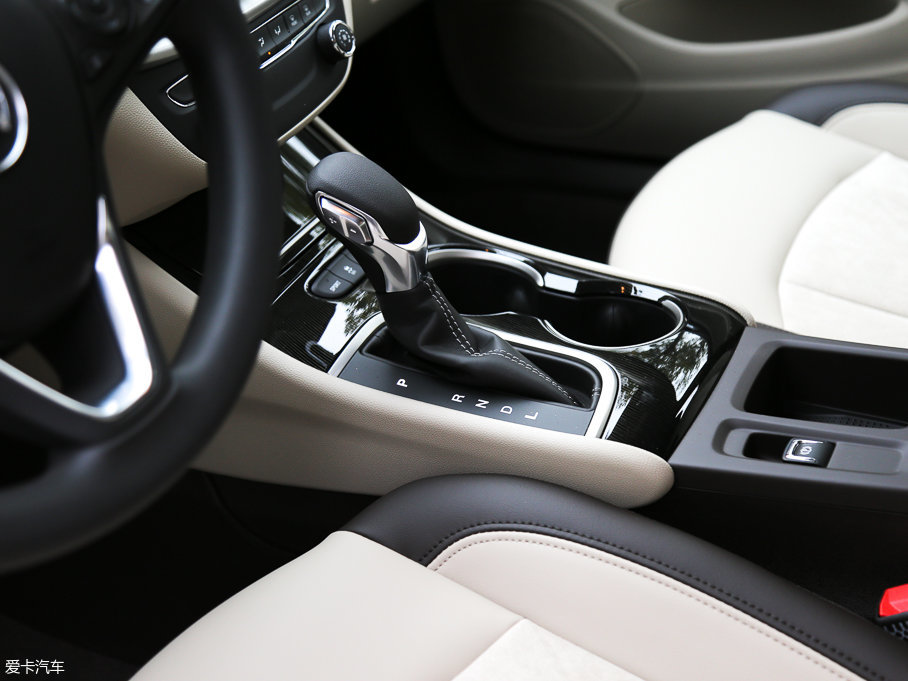 上汽通用別克2017款威朗