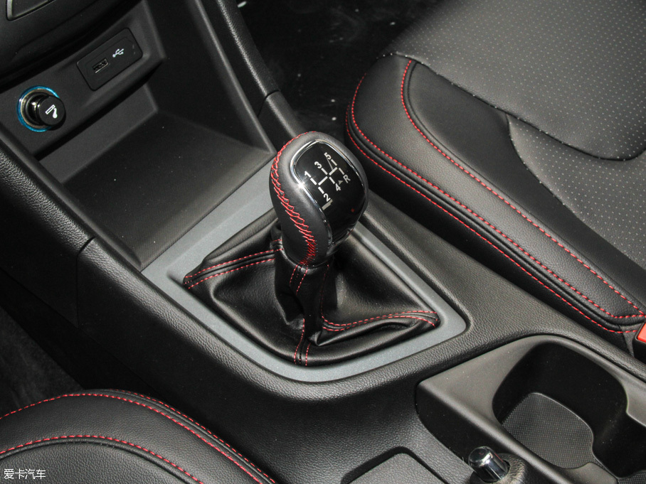 奇瑞汽車2016款艾瑞澤5