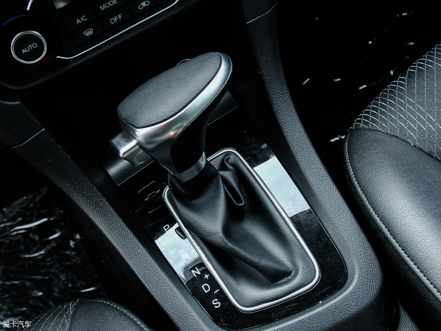 天津一汽2016款駿派A70