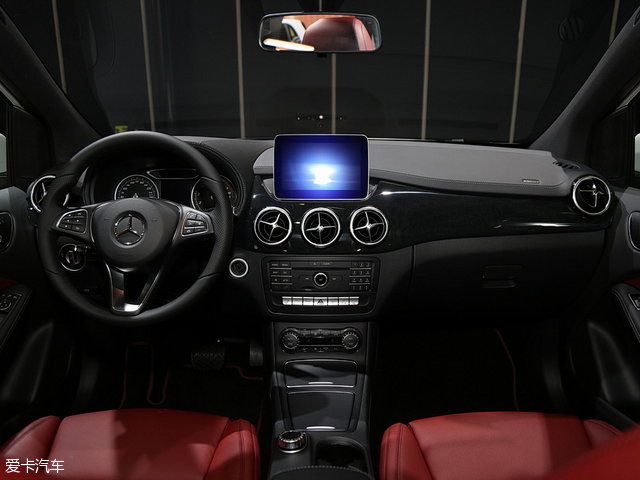 奔驰b200 臻藏版正式上市 售29.2万元