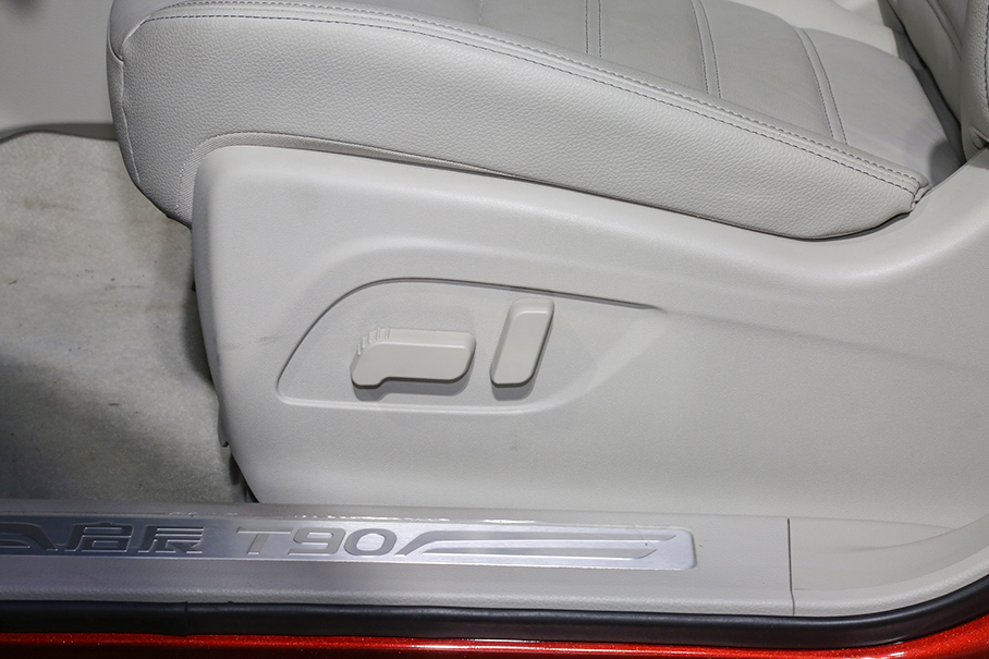 啟辰T902016成都車展靜評