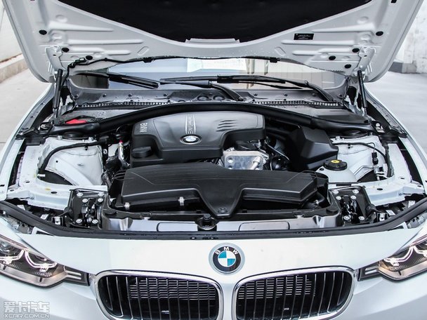 寶馬320i 時尚型旅行車