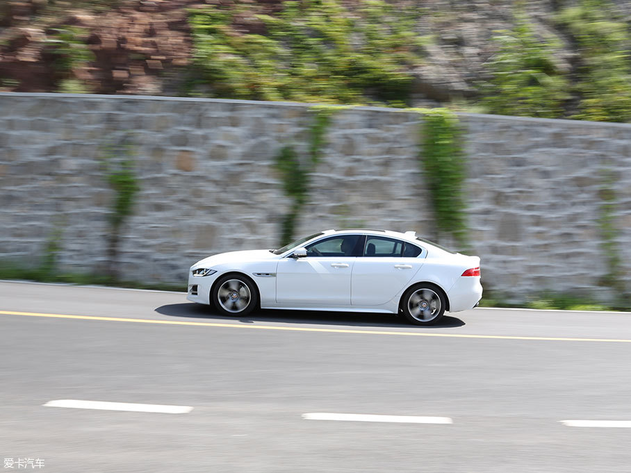 捷豹XE對比雷克薩斯IS