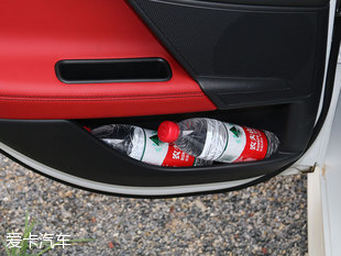 捷豹XE對比雷克薩斯IS