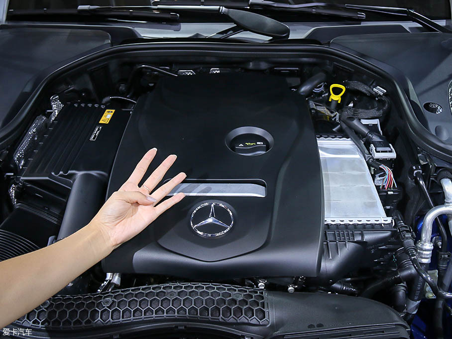 御姐變身老板 對比三款豪華商務車