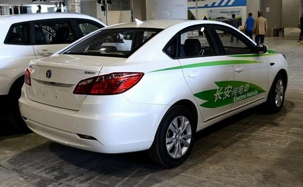 逸动EV