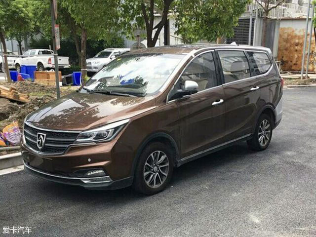 宝骏新款730谍照