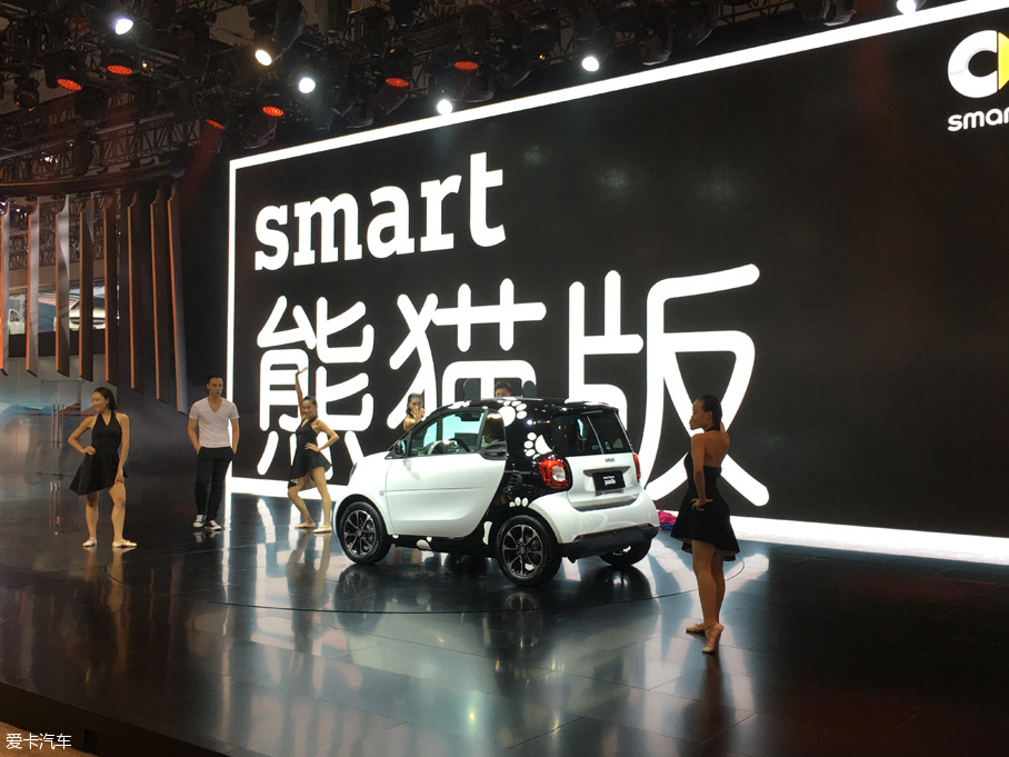 2016成都车展：smart fortwo熊猫版首发