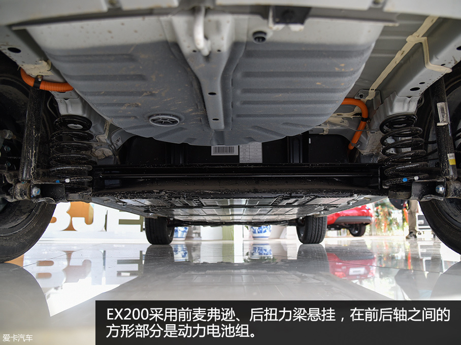 靜態(tài)體驗北汽新能源EX200