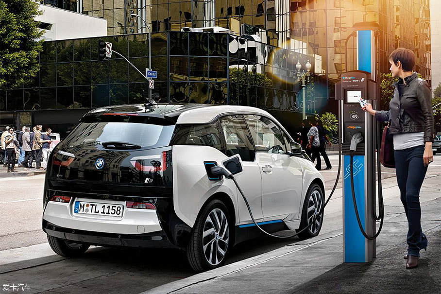 BMW i3