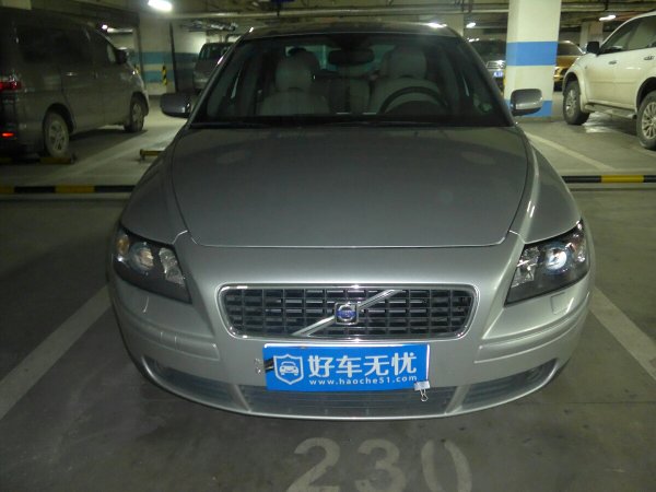 北京沃尔沃s402006年上牌二手车报价_多少钱,2006年上牌的沃尔沃s40