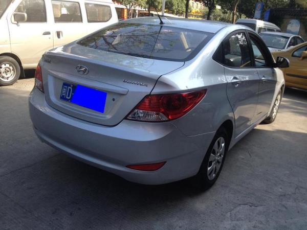 北京现代瑞纳2011年上牌二手车报价_多少钱,2011年上牌的现代瑞纳出售