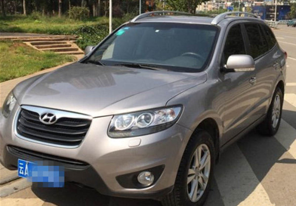 2010年上牌现代全新胜达(进口)