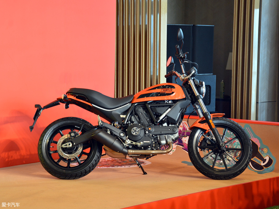 scrambler sixty2是為紀念1962年第一代ducati scrambler車型誕生而