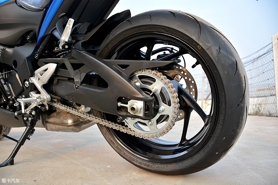 铃木GSX-S1000F;铃木旅行跑车;SUZUKI GSX-S1000F