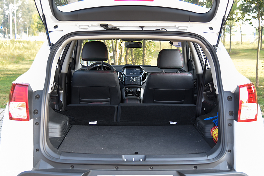试驾华泰XEV260纯电动SUV
