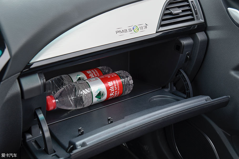 中国品牌年度车；比亚迪秦EV300
