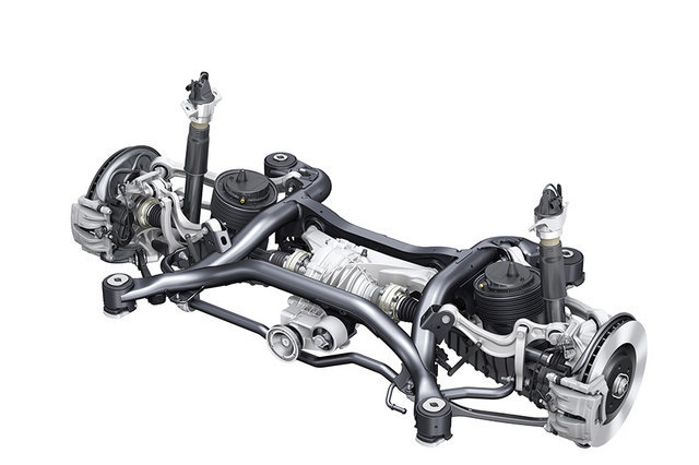 后悬挂也采用了多连杆式设计,并配备了空气弹簧.